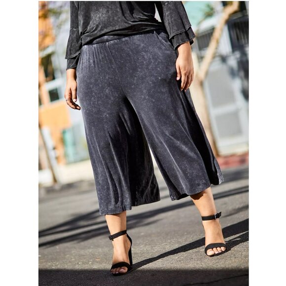 Torrid Crop Pull-On Wide Leg Super Soft High-Rise Stretchy Waist Culotte Pants - Picture 3 of 9